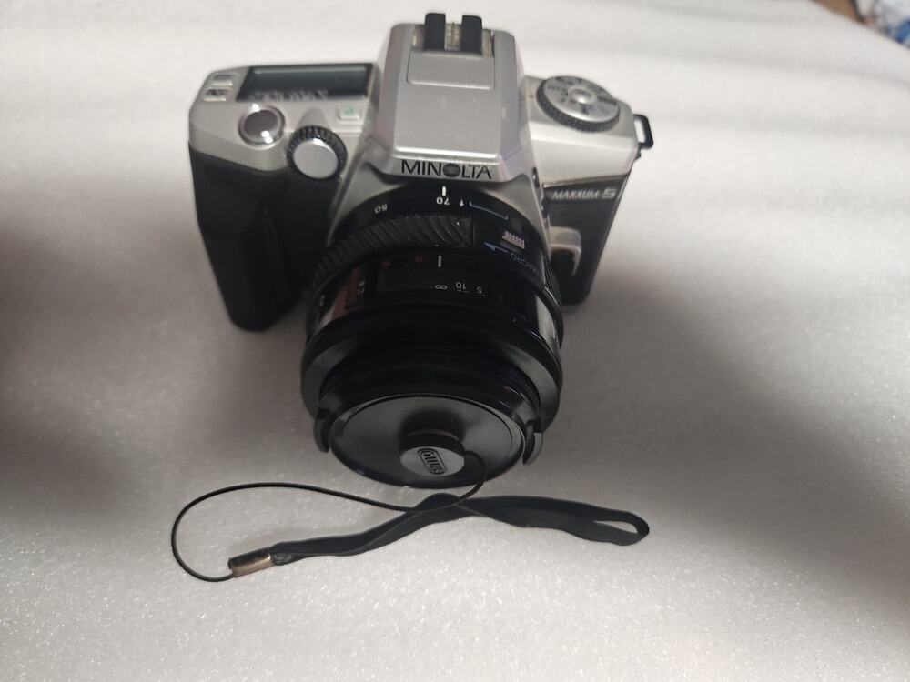 Minolta Maxxum 5 - 35mm camera